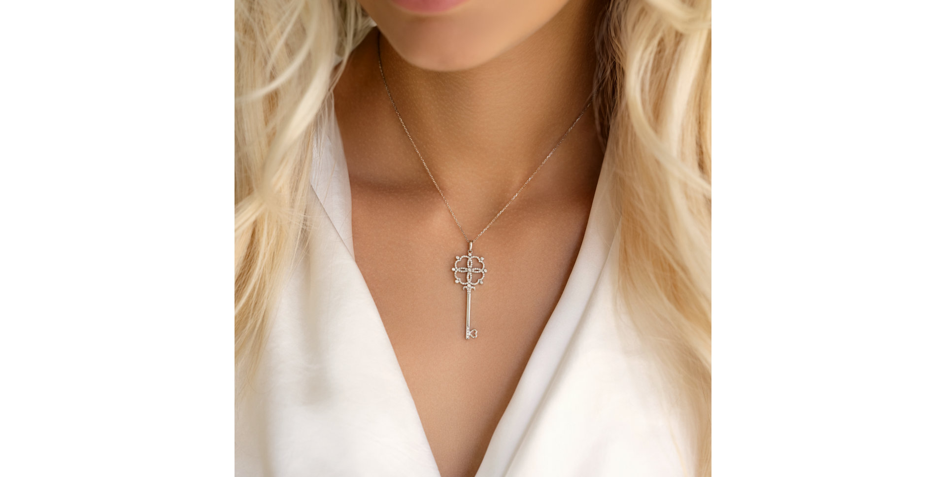 Přívěs s diamanty Cross Key