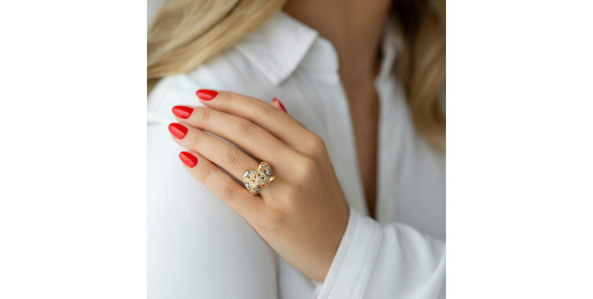 Prsten s bílými, hnědými a černými diamanty a rubíny Shining Cheetah