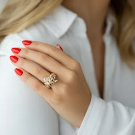 Prsten s bílými, hnědými a černými diamanty a rubíny Shining Cheetah