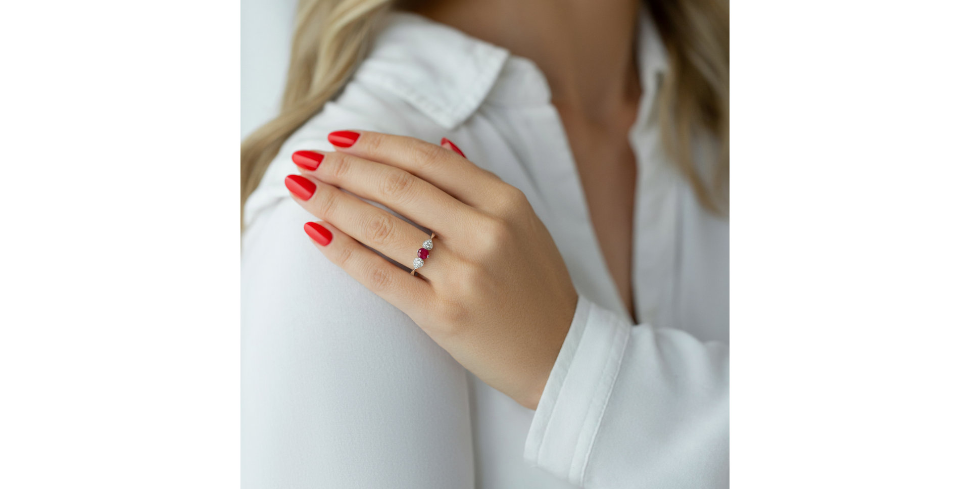 Prsten s rubínem a diamanty Red Kiss