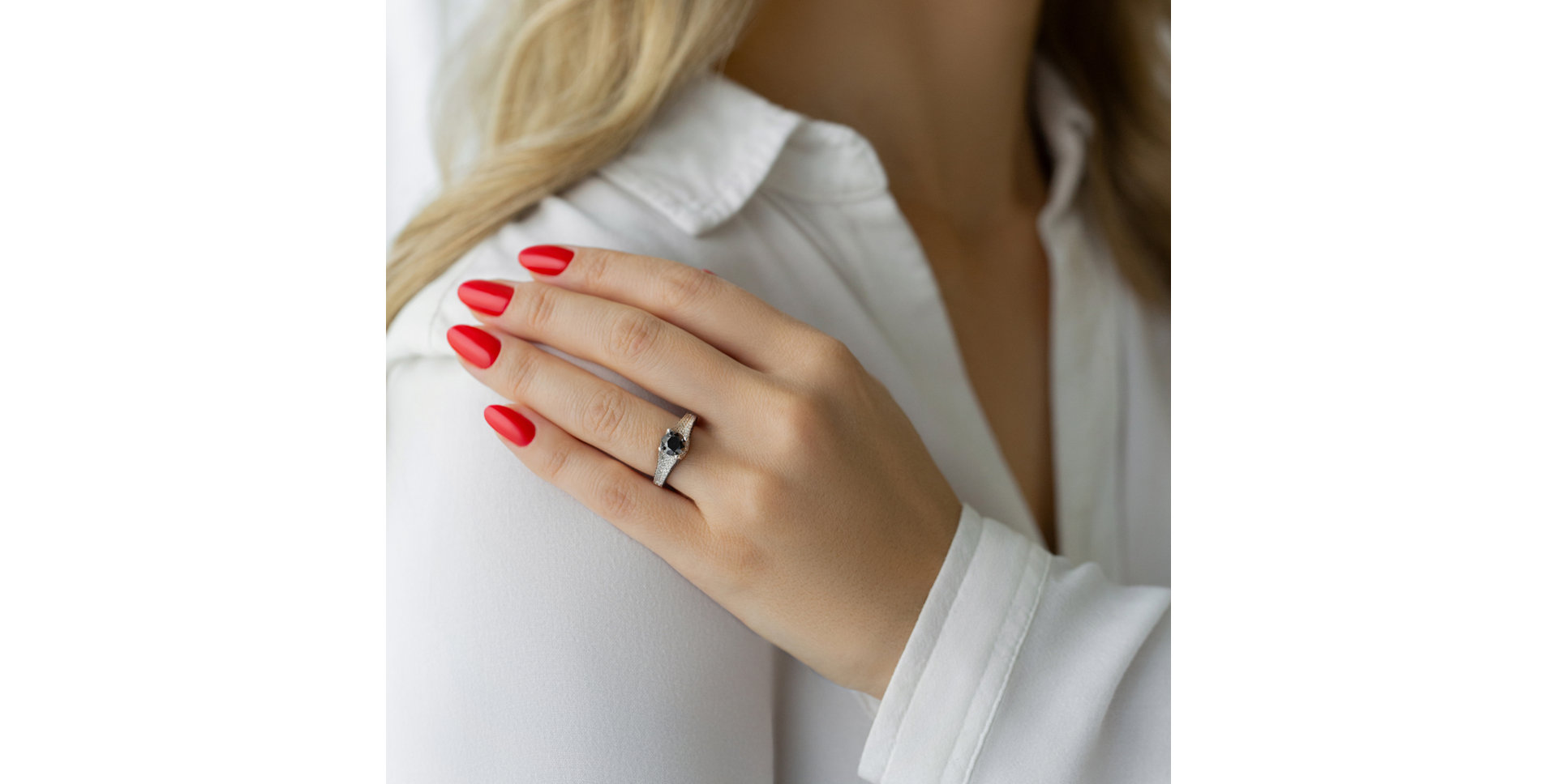 Prsten s černými a bílými diamanty Broadway Miracle