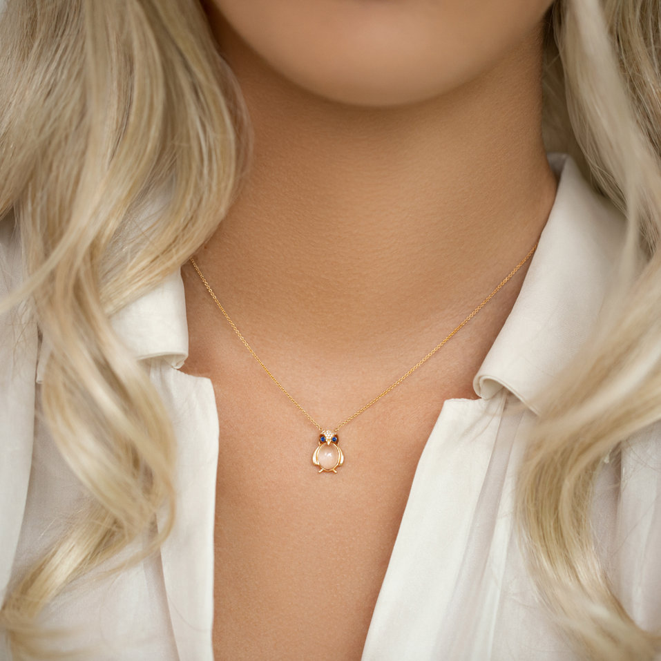 Náhrdelník s diamanty, růženínem a safíry Penguin Secret