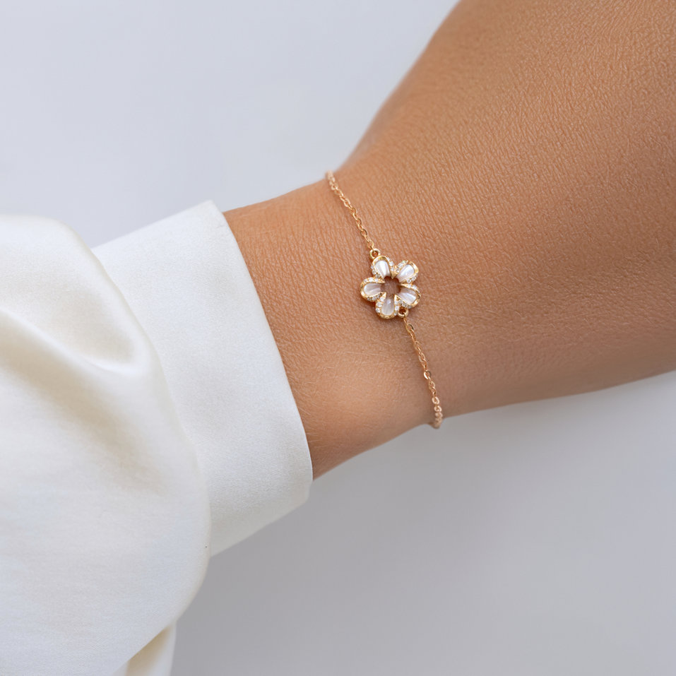 Náramek s diamanty a perletí Cupid Daisy
