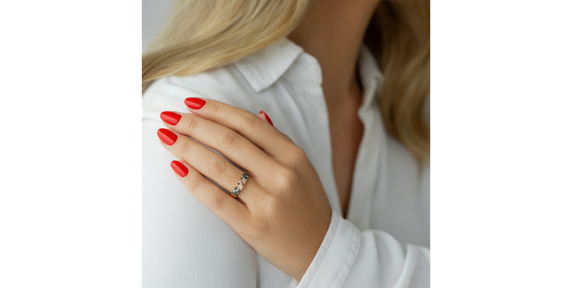 Prsten s bílými, černými a hnědými diamanty Inferno Sin