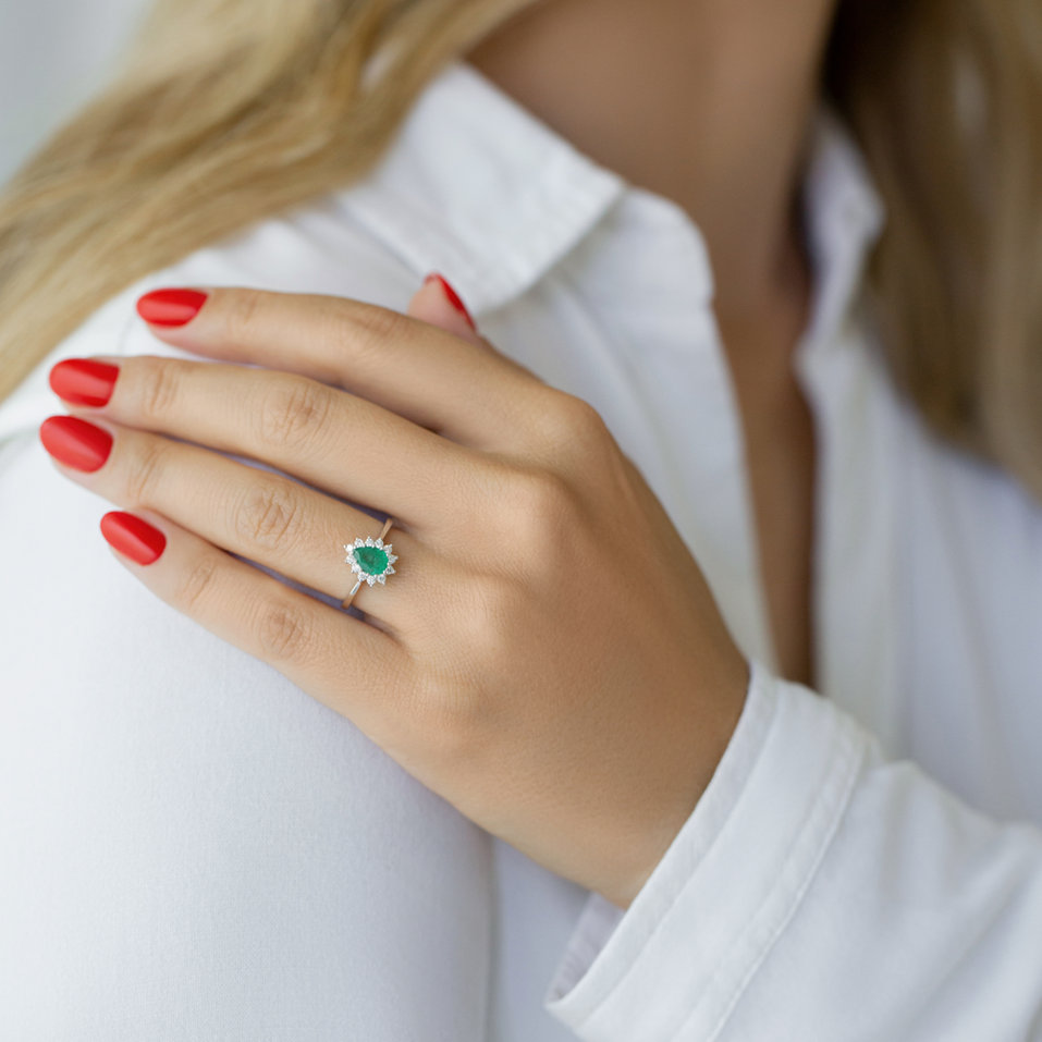 Prsten se smaragdem a diamanty Selena