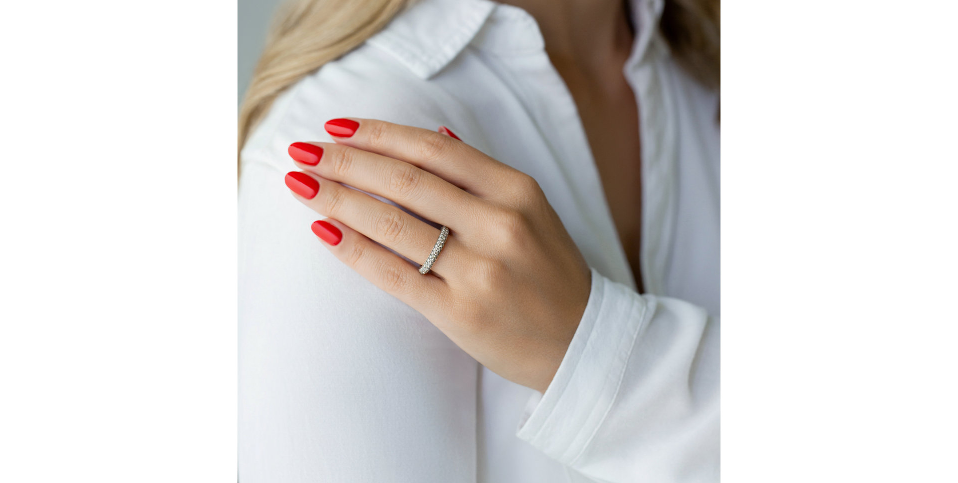 Prsten s hnědými diamanty Snake Secret