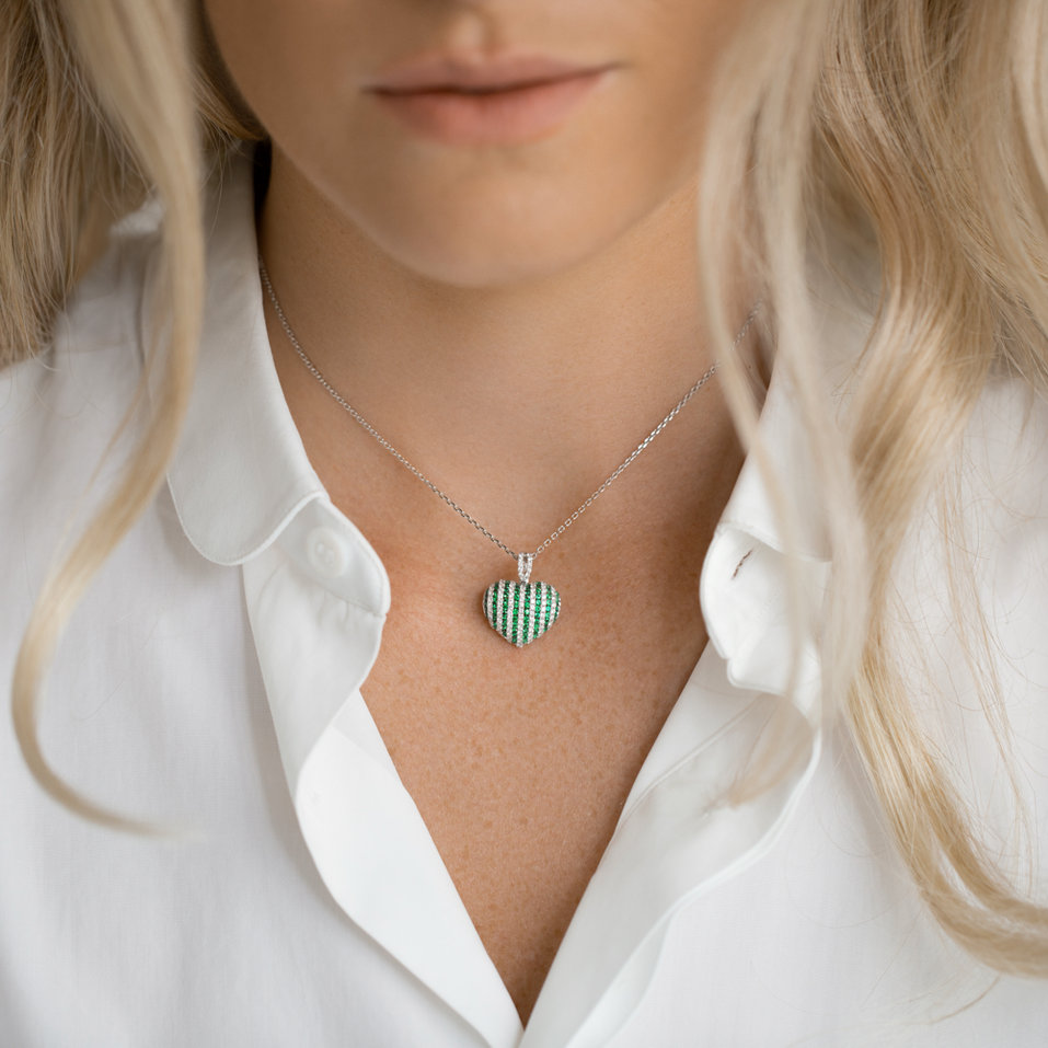 Přívěs s diamanty a smaragdy Love Passion