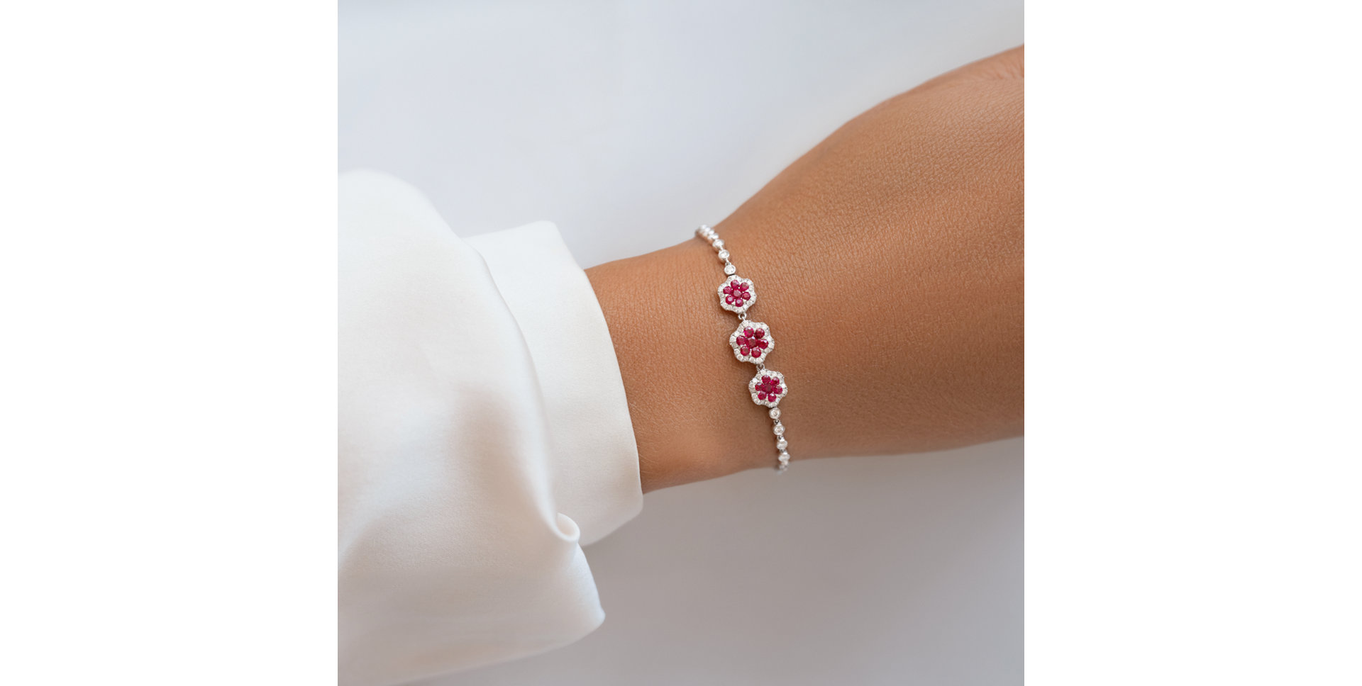 Náramek s diamanty a safíry Talon