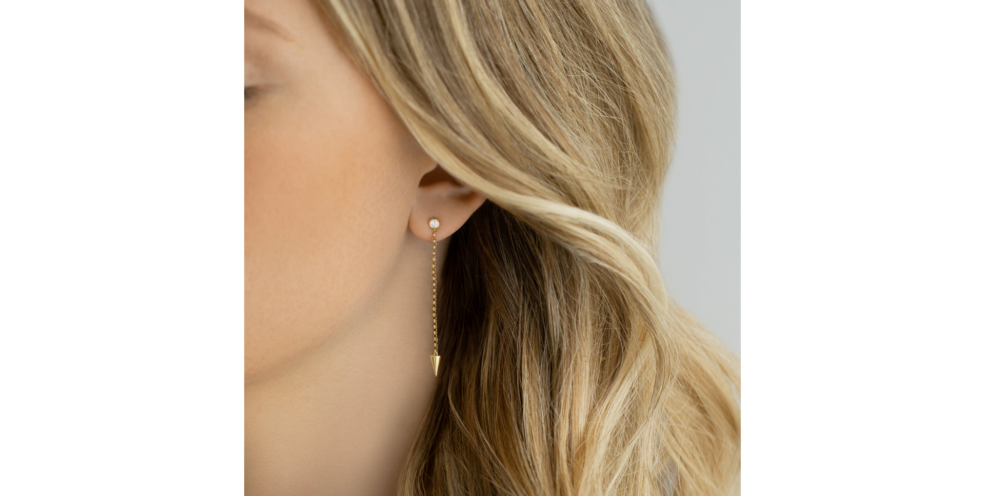 Náušnice s diamantem Devotion of Gravity