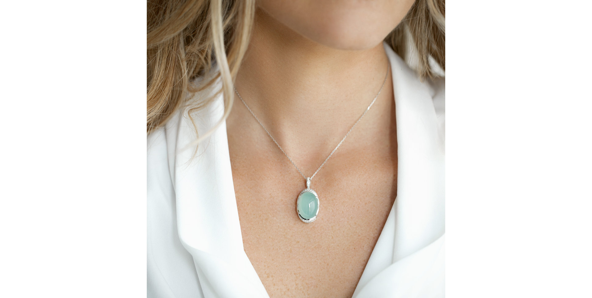 Přívěs s chalcedonem a diamanty Mystic Blossom