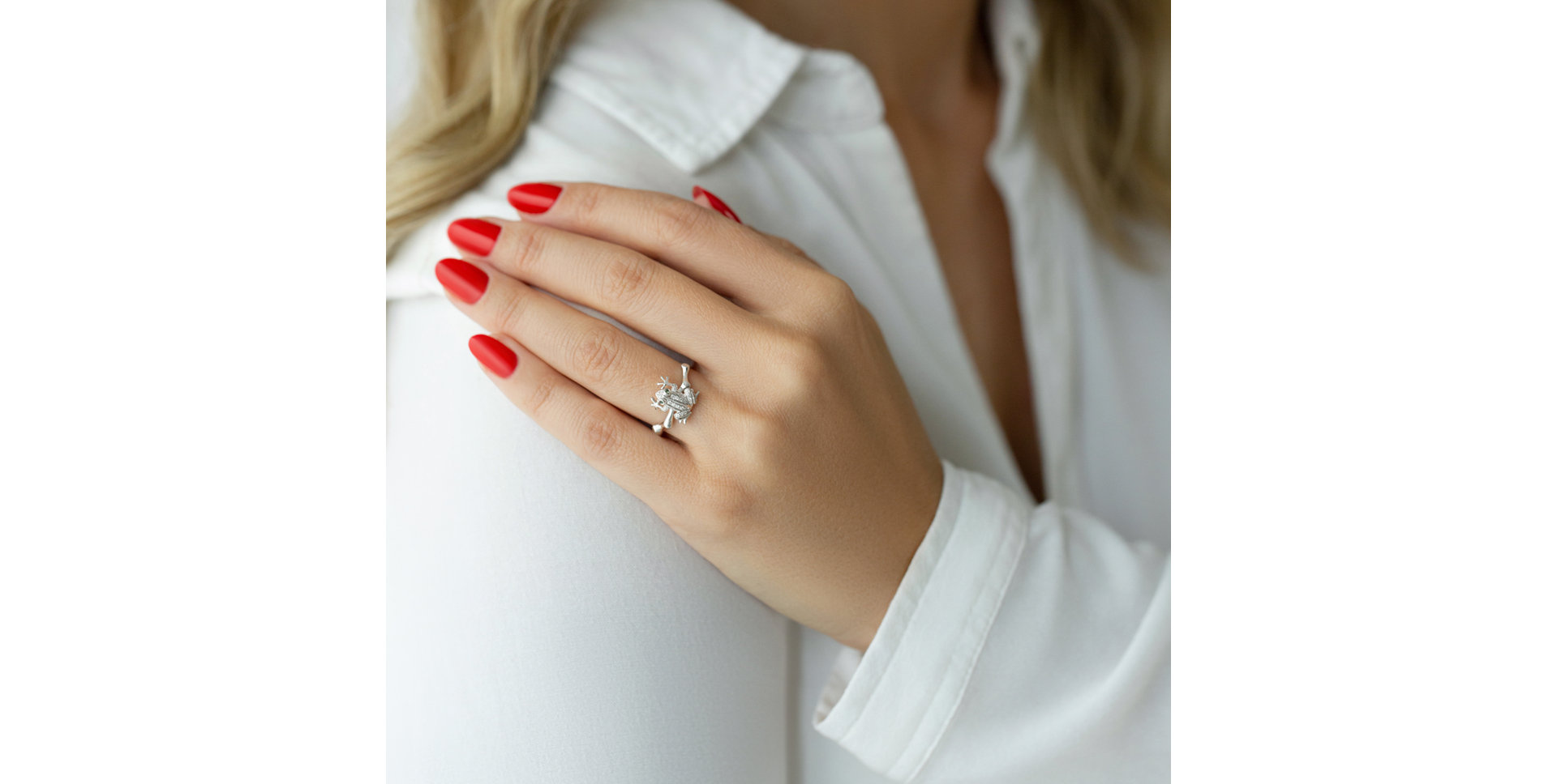 Prsten s diamanty a smaragdy The Frog Destiny