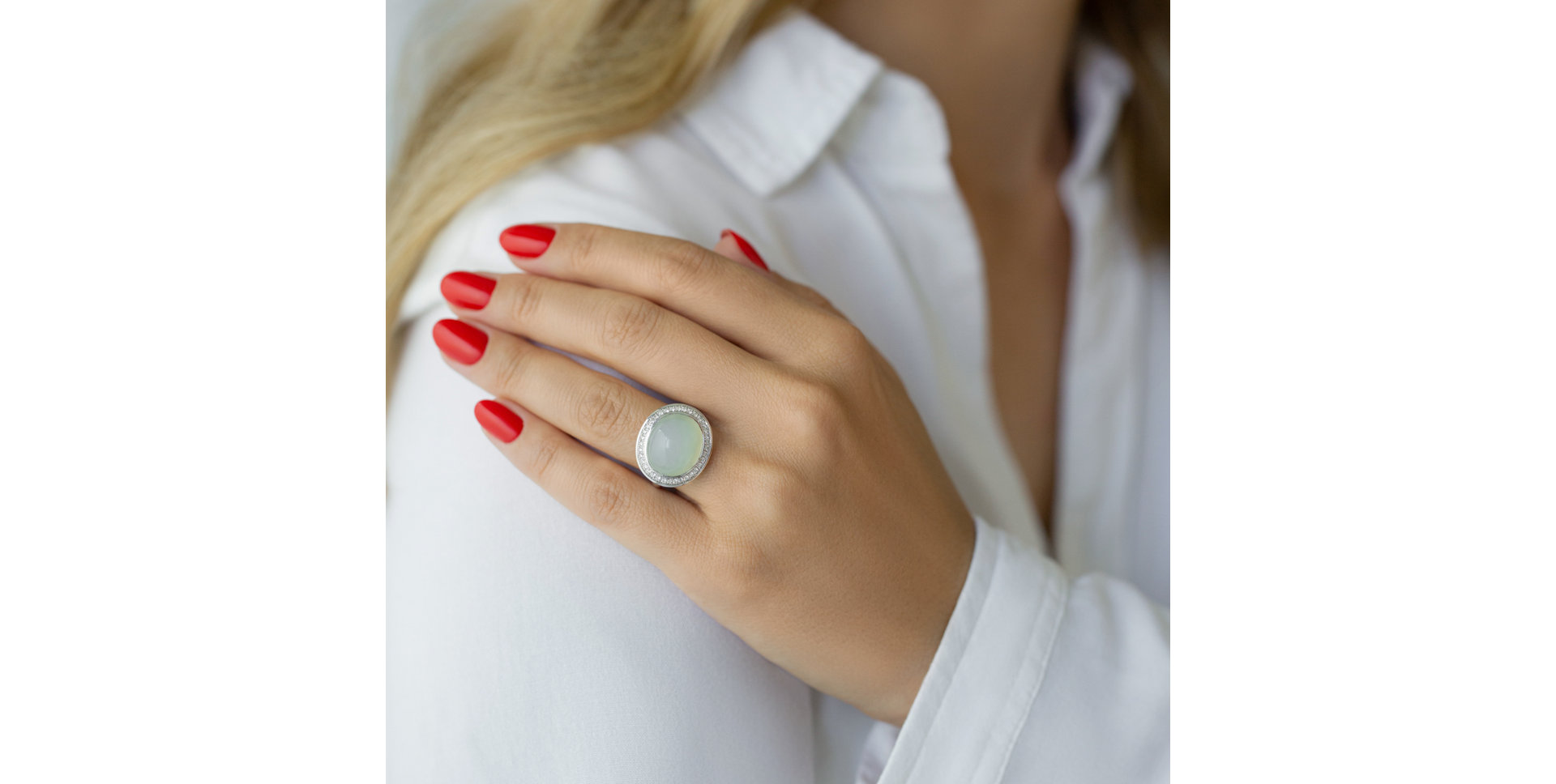 Prsten s chalcedonem a diamanty Dominant Space