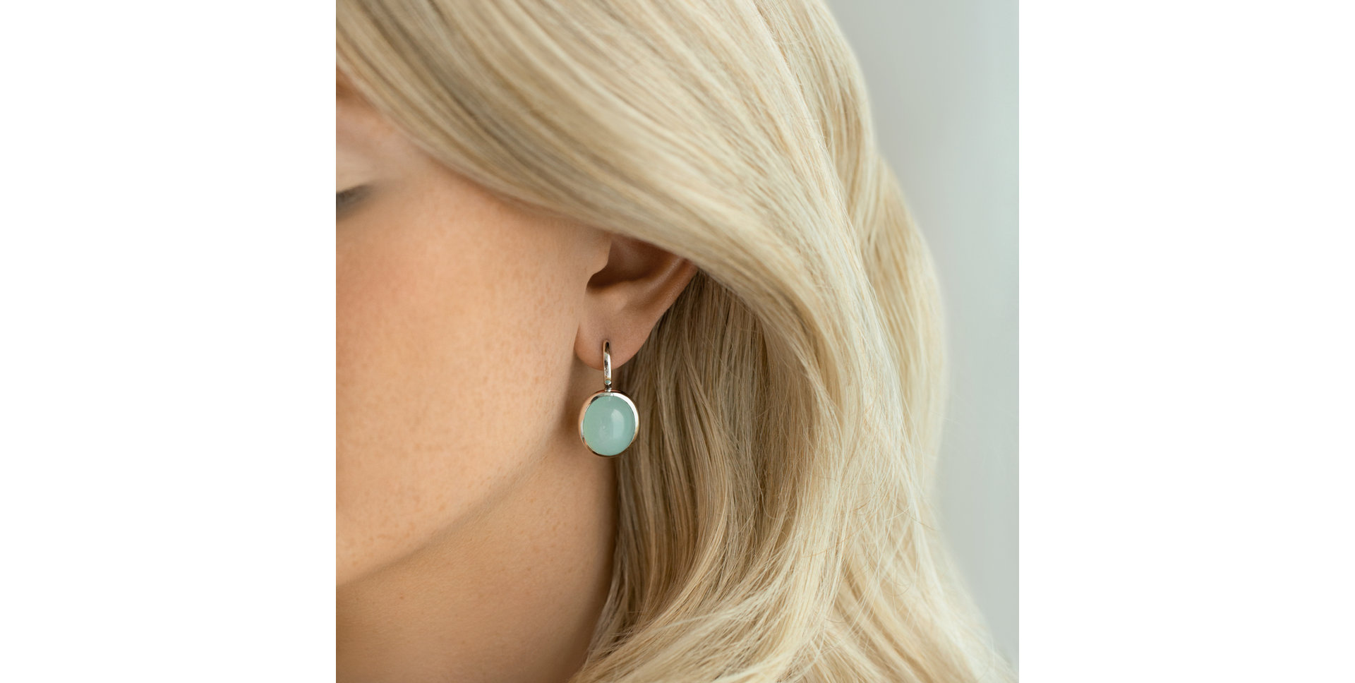 Náušnice s chalcedonem Moonlit Blossom