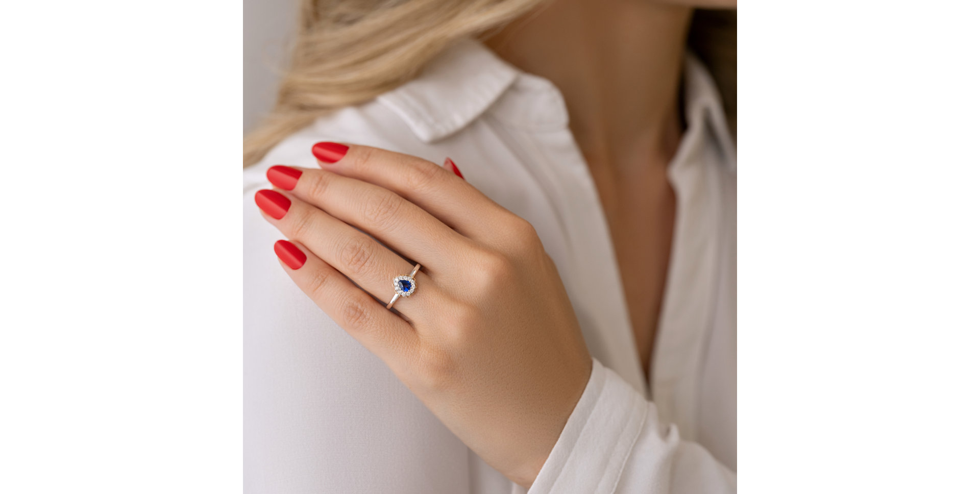 Prsten s safírem a diamanty Royal Embrance