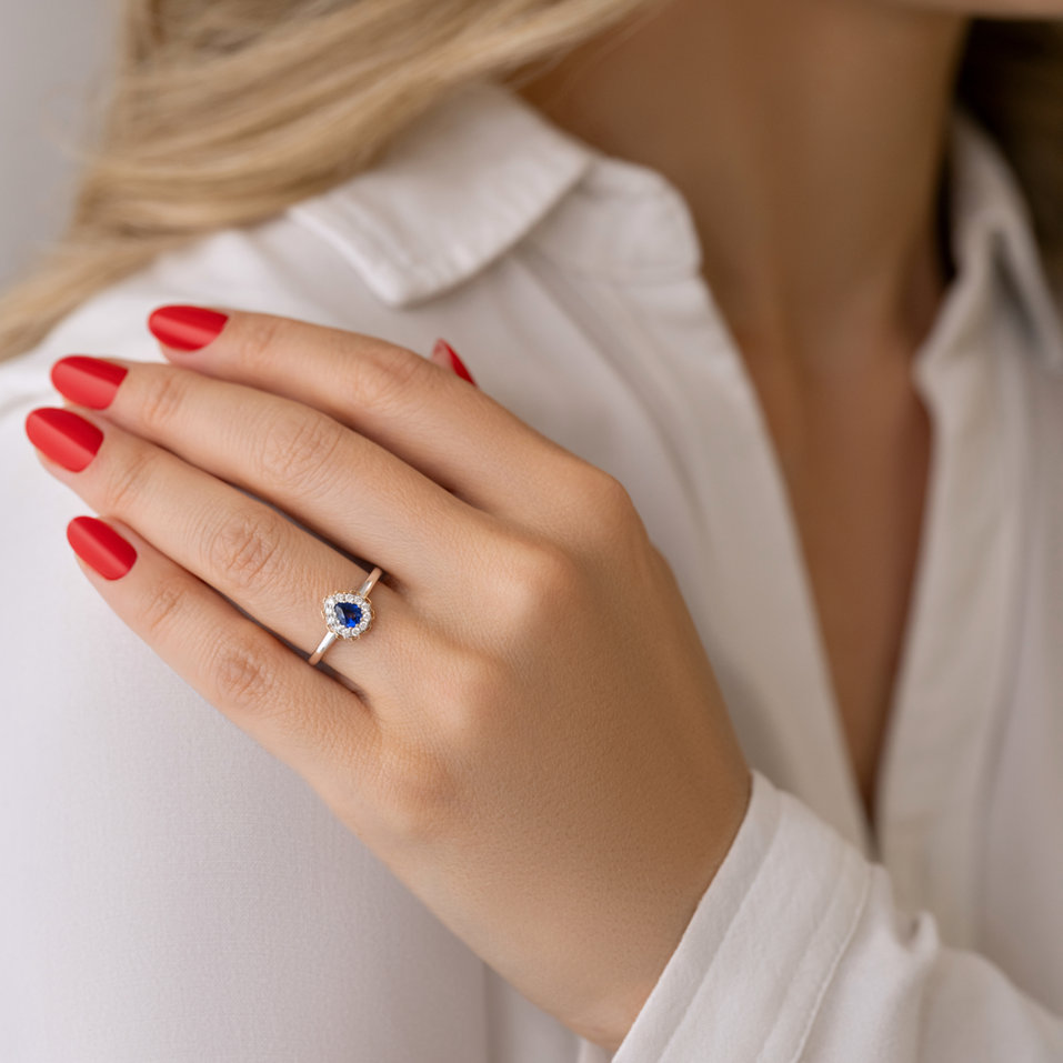 Prsten s safírem a diamanty Royal Embrance