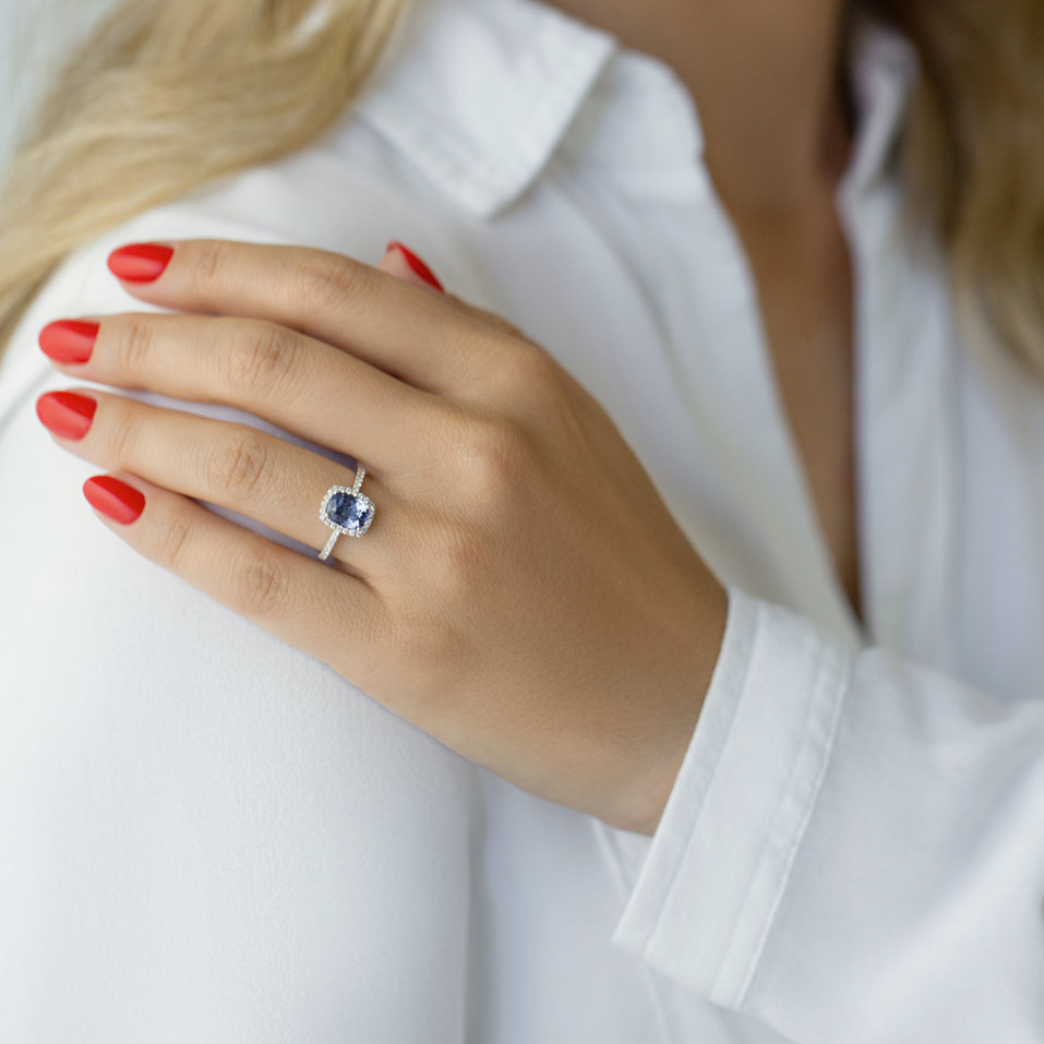 Prsten s tanzanitem a diamanty Royal Message